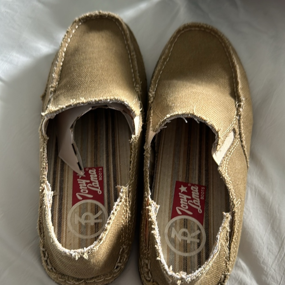 Almost New Tony Lama Winter Wheat Canvas Shoes- unisex - Picture 5 of 6